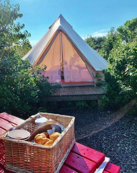 The Holford Arms Chalets And Glamping Didmarton Exterior foto