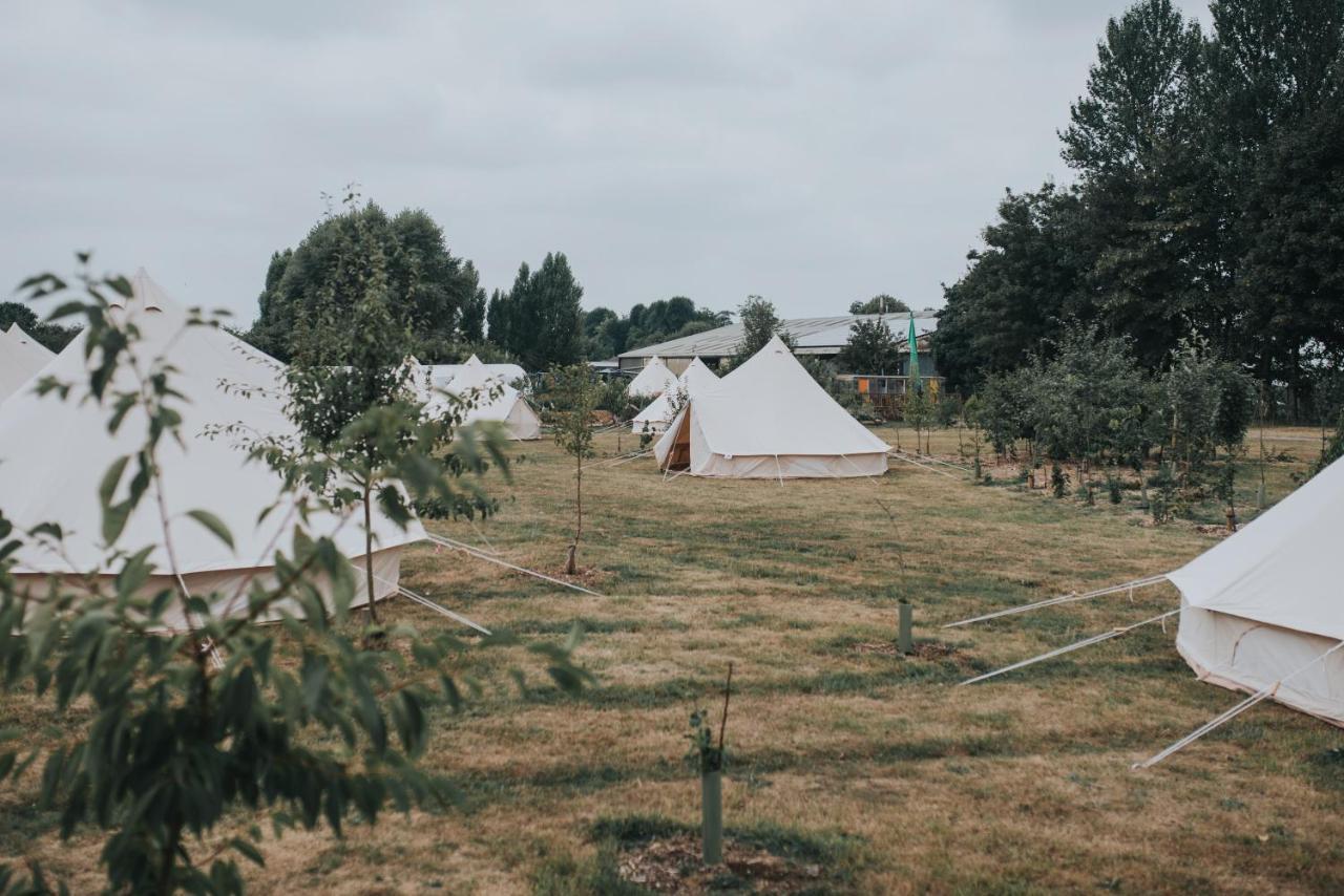 The Holford Arms Chalets And Glamping Didmarton Exterior foto
