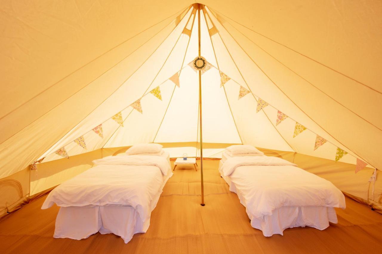 The Holford Arms Chalets And Glamping Didmarton Exterior foto