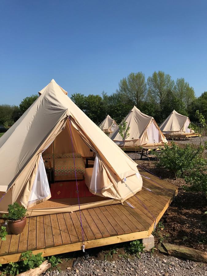The Holford Arms Chalets And Glamping Didmarton Exterior foto